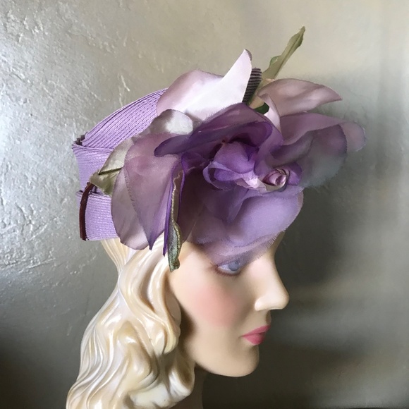 FABULOUS VINTAGE LAVENDER STRAW HAT WITH LARGE FABRIC FLOWER AND LEAVES main image 10